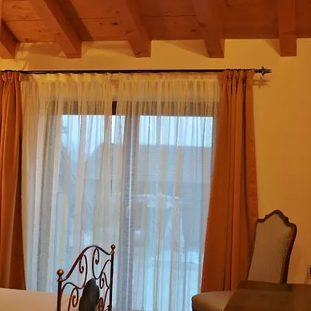 Hétvégi ház Cavrigo Lodi
